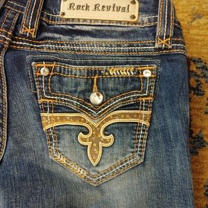 NWOT Ladies Rock Revival Easy Crop Jeans Size 29